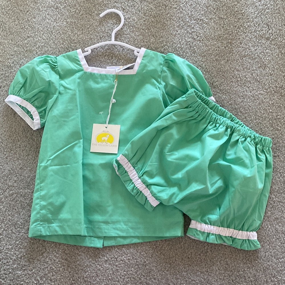 The Yellow Lamb short set